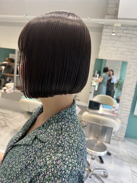 リーホリエ(Lee Horie) 切りっぱなしボブ【MOMOKA】