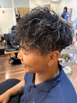 サード(ThairD) メンズスタイル/マッシュパーマ/前髪パーマ/アースカラー