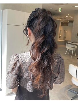 ヴィサージュアクト(VISAGE a.c.t) ポニーテールアレンジ