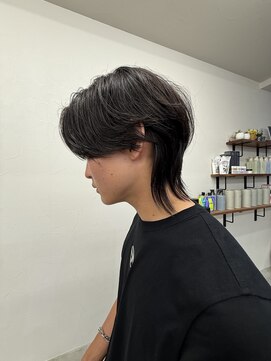 ソソ(soso) メンズセンターパートウルフ/フェザーパーマ/横浜