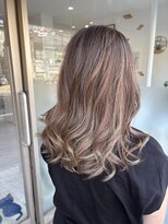 ソルチュナ 衣笠(SOLTUNA)&nbsp;白髪ぼかしハイライト×ミルクティーカラー　【Soltuna 衣笠】