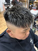 ヘアスタジオ ロメオ(hair studio Romeo) スパイラルハイライトホワイトメッシュフェードツイスパ