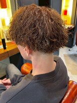 アットザコーナー(at the corner) ブラウンベージュ ツイストスパイラルパーマ マッシュヘア 20代