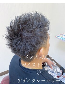 クロス(CROSS) スパイラルツイストパーマ&グレーカラー