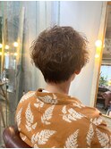 ショート×無造作パーマ×明るい白髪染め