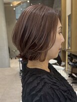 ソワネ 表参道(soigne)&nbsp;表参道白髪ぼかしハイライトミディアムボブアッシュグレー50代