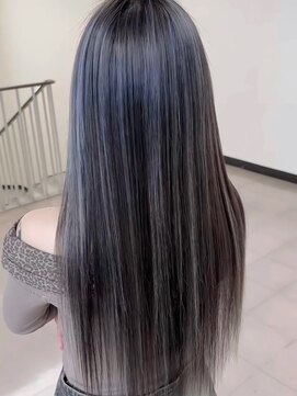 ダークグレー×シルバーハイライト