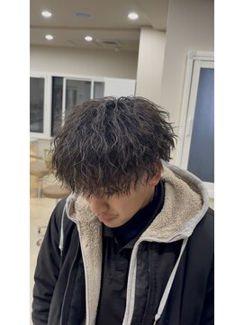 ラナン(Ranun) マッシュ×縦落ちツイストスパイラル(3ヶ月前に強めのパーマ)