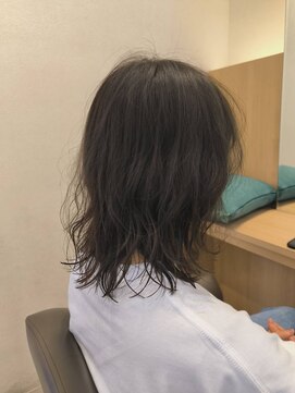 ウイ バイ ファースト 北四番丁店(u'i by first) ブルーアッシュのパーマスタイル
