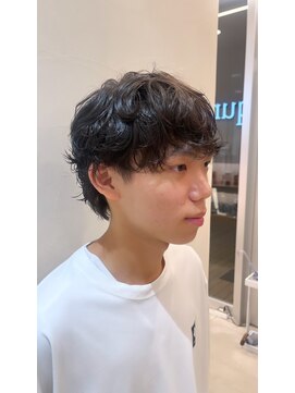 エクリジユウガオカ(equri Jiyugaoka) 【自由が丘】カットパーマ