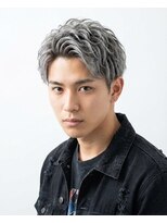ネルヘアー 緑地公園(Nel.hair)&nbsp;透明感シルバーの束感ショート