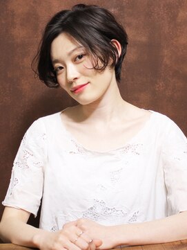 シアンデルカ(CYANDELUCCA) 横顔美人な前下がりショート