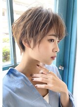 マドゥー(Madu) 極細ハイライト・大人可愛い耳かけ丸みハンサムショート