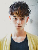 ライラ(Lyla)&nbsp;あえてのダサかっこよさが新しい　外国人風vバングマッシュ