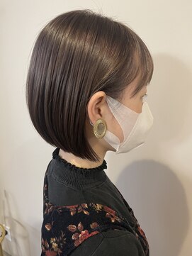 クム(QUMU) ラベンダーベージュ×切りっぱなしボブ