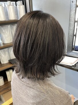 レナータ ヘア(Renata hair) 外ハネレイヤーボブ/ウルフボブ/くびれボブ