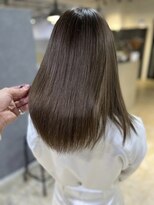 メリー オオサカ(Merly Osaka)&nbsp;暗いカラーでもしっかり艶感！オリーブブラウンカラー