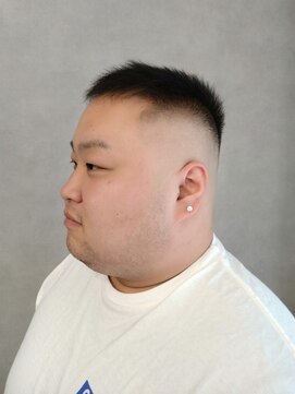 ソアー 新大阪(SOAR) サイド刈り上げスキンフェードカットメンズスタイル【新大阪】