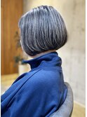 白髪ぼかしと前下がりボブ [ショート/パーマ/三宮/元町/縮毛矯正