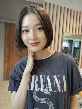ビュートリアム 南青山(BEAUTRIUM) 丸くないボブ　ストレートボブ　コスメストレート