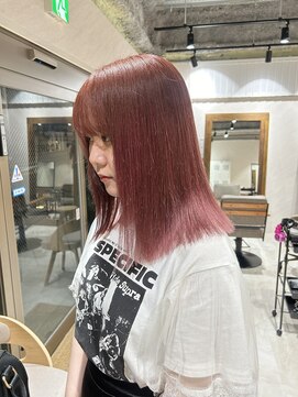アドア 横浜(ADORE) 【ADORE 横浜】ピンクカラー×ケアブリーチ×ぱつっとミディアム