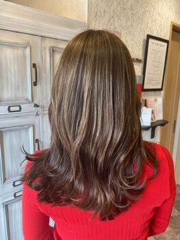 ヘアーグラン(hair G&)の写真/伸びてもキレイ！面倒なリタッチ不要の白髪染めが大好評◎持ち・艶のいい白髪カラーをグランで！