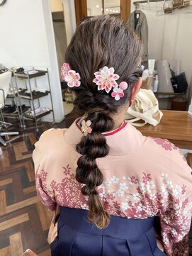 ヘアーアンドメイクアップモパ 卒業式ヘア