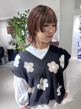 ニュア(neua)の写真/人気の秘密は…カット技術と知識が豊富なStylistが、あなたに一番似合うスタイルを提案してくれます♪