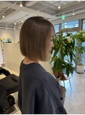 切りっぱなしぱっつんボブ　透明感カラー髪質改善ショートカット