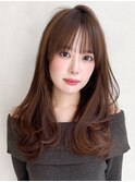 レイヤーカットくびれヘアアッシュブラウンワンカール
