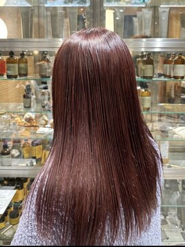 オーガニック リブ 川越(organic+live) 透明感赤髪ストレートヘアロング◎ブリーチなし秋色レ ッド