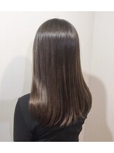 とにかくパサつく。。。いくらスタイリング剤をつけてもパサパサ広がる。【riganuts 十条店で解決】