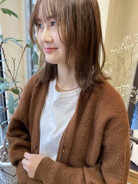 ロプート(Loput) ミディアムレイヤー×ベージュブラウン