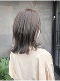 外ハネくびれミディアム