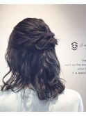 ハーフアップ　ウェーブ巻き　結婚式ヘア　お呼ばれヘアアレンジ