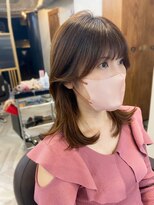 バングあり鎖骨ミディアムくびれヘア