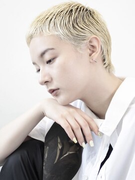 ココ 本八幡(KOKO) 黒髪クラゲヘアーオリーブグレー小顔ココアベージュ卵型ショート