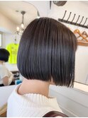 ミニボブ切りっぱなしボブグレージュ色持ち良いカラー梅ヶ丘