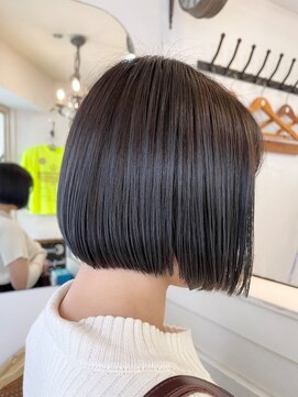 アミュレ(Amule) ミニボブ切りっぱなしボブグレージュ色持ち良いカラー梅ヶ丘