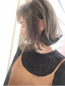 ランプ ヘアー(lamp hair) 【lamp尾崎】透明感◎グレーベージュ外ハネBOB