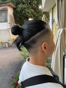 アルマ(ALMA) マンバンフェードカットバーバーヘアおしゃれボウズ