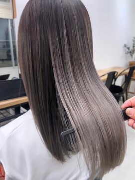キラ 原宿(KILLA) グレーベージュ_レイヤーロング_ケラチントリートメント髪質改善