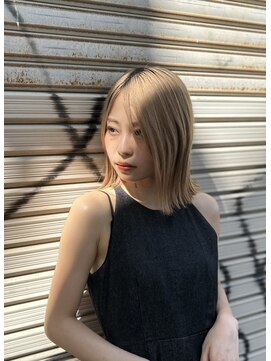 クレア(CREA) 大人可愛い切りっぱなしひし形レイヤーカットモカベージュ