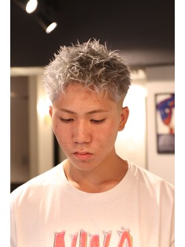 ツーエイチ 新宿(2H) スパイキーショート