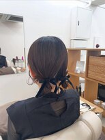 ファボ(favo.)&nbsp;お呼ばれスタイル♪短めさんのタイトアレンジ