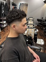 バーニーズ バーバークラブ(BARNEYS BARBER CLUB) フェードパーマ