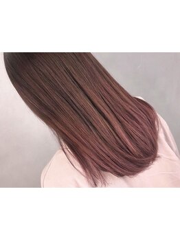 まっすぐ過ぎない自然な曲線が魅力を引き立てる！