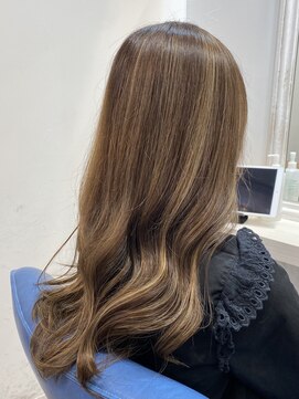 ウーロス(uros.) 【SENA】ベージュハイライト ナチュラル 透明感