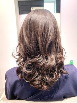 ステアケース 武蔵小杉店(stair:case) 2022年人気髪型ひし形レイヤー/デジタルパーマ20代30代40代