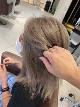 ゼルレーヴ(ZELE reve) ホワイトベージュ